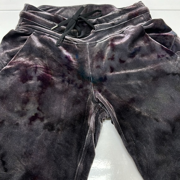 LIKE NEW! Lululemon Ready to Crush High-Rise Jogger Crop - Picture 15 of 16